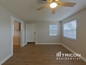 7210 10th Ave N in St. Petersburg, FL - Building Photo - Building Photo