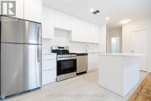 49 Glen Elm Ave in Toronto, ON - Building Photo