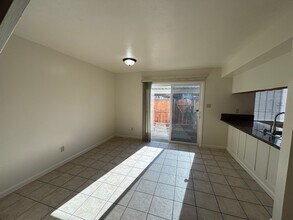 4196 Savannah Ln in Sacramento, CA - Building Photo - Building Photo