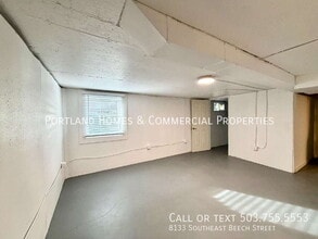 8133 SE Beech Ave in Portland, OR - Foto de edificio - Building Photo