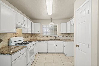 12602 Folkcrest Way in Stafford, TX - Building Photo - Building Photo