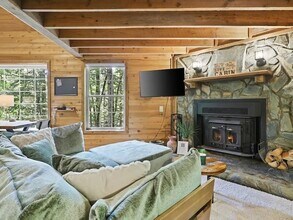 166 Nantahala Pass Rd in Blue Ridge, GA - Foto de edificio - Building Photo