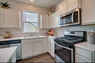 888 N 18th Ave in Cornelius, OR - Building Photo - Building Photo