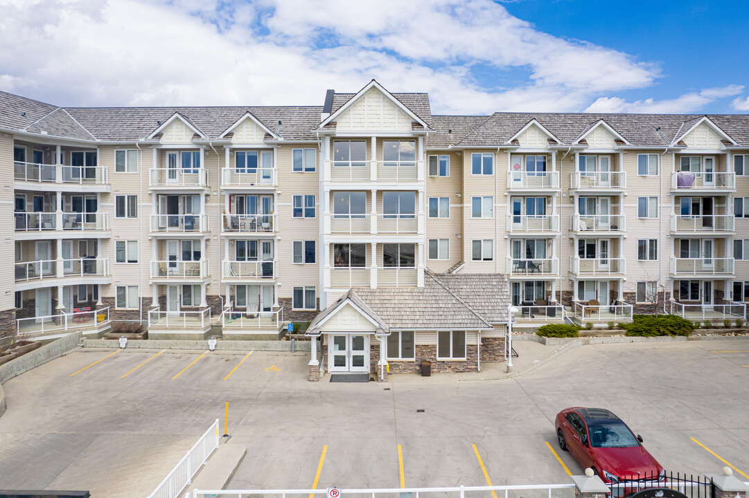 500 Rocky Vista Gdns NW in Calgary, AB - Building Photo
