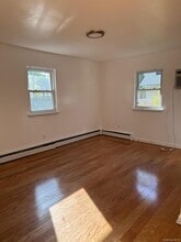 35 Auborn Ave in Shirley, NY - Building Photo - Building Photo