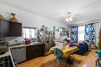 2507 N Sawyer Ave in Chicago, IL - Building Photo - Building Photo