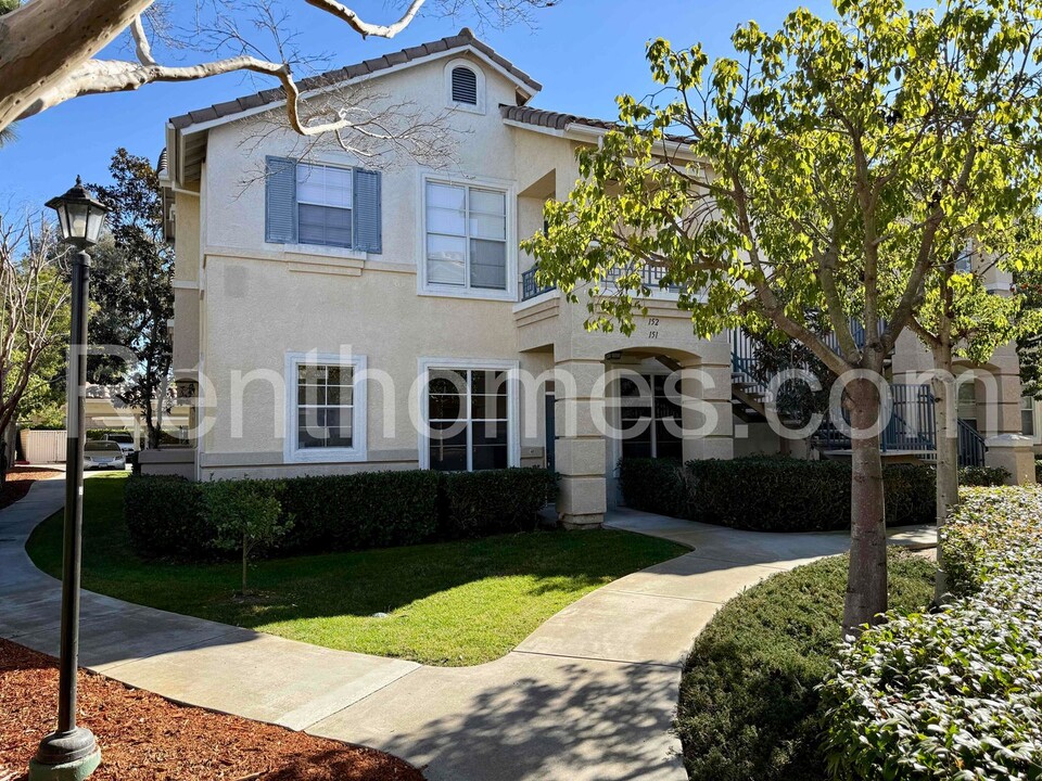 12585 Ruette Alliante in San Diego, CA - Building Photo