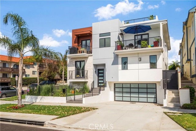 700 S Broadway in Redondo Beach, CA - Building Photo - Building Photo