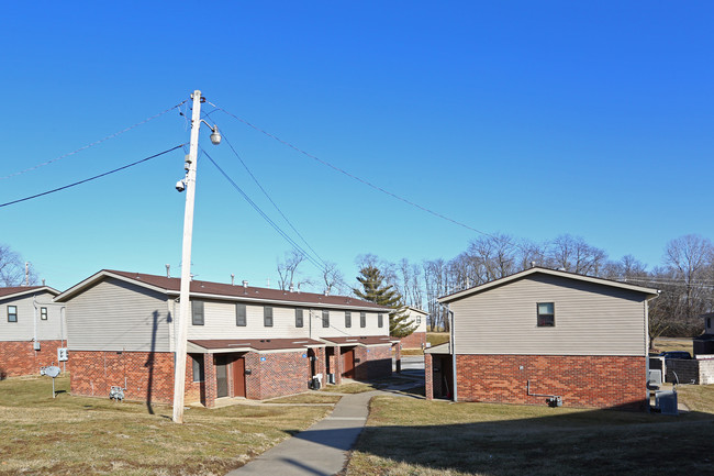 Oakwood Estates in Alton, IL - Building Photo - Building Photo