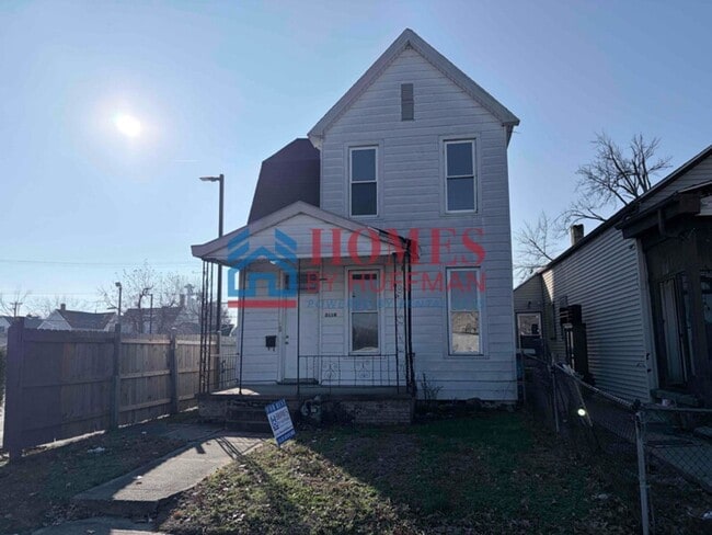 property at 2118 W Illinois St