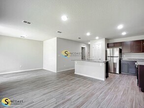 13 Plumtree Pl, Unit B in Palm Coast, FL - Foto de edificio - Building Photo