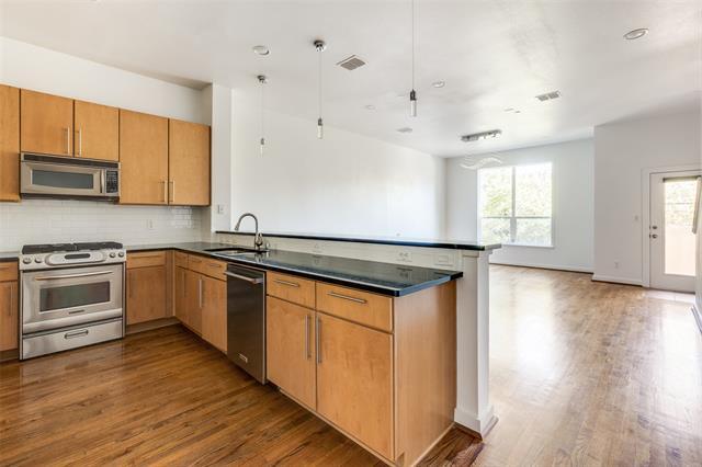 3800 Holland Ave in Dallas, TX - Building Photo - Building Photo