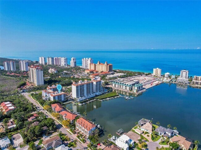 450 Launch Cir in Naples, FL - Building Photo - Building Photo