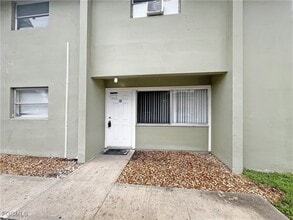 1852 Golf View Ave in Ft. Myers, FL - Building Photo - Building Photo