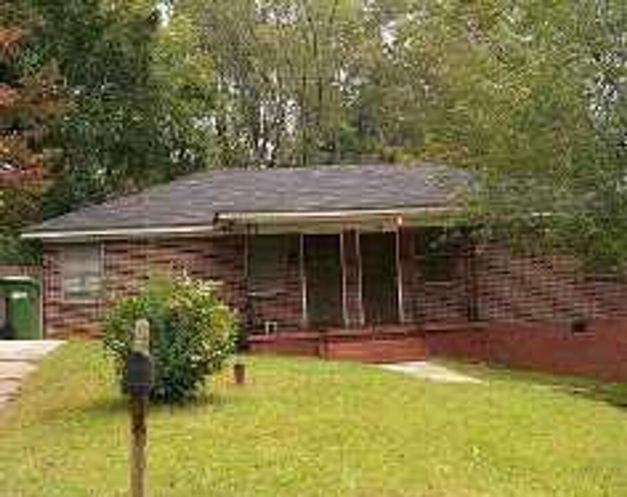 670 Clifton Rd SE in Atlanta, GA - Building Photo