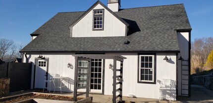 2614 Boston Post Rd, Unit 2618- Li'l Barn in Guilford, CT - Building Photo - Building Photo
