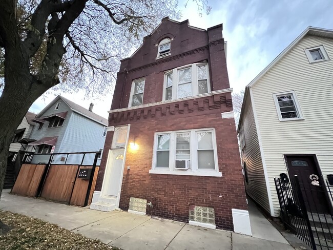 property at 4815 S Elizabeth St