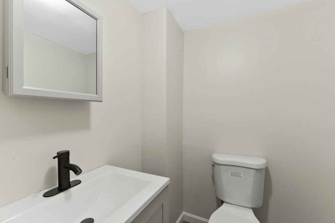 174 White St in Hartford, CT - Building Photo