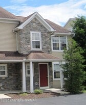 51 Lower Ridge View Cir in East Stroudsburg, PA - Building Photo