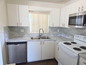 5200 NW 18th Ct in Lauderhill, FL - Building Photo - Building Photo