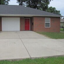 209 N Pine St in Marion, IL - Building Photo - Building Photo