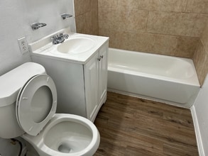 1301 Ric Williamson Memorial Hwy, Unit 206 in Weatherford, TX - Building Photo - Building Photo