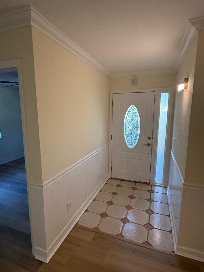 2031 Charter Oaks Dr in Clearwater, FL - Building Photo - Building Photo