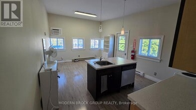6679 Fourth Line Rd in Ottawa, ON - Building Photo - Building Photo