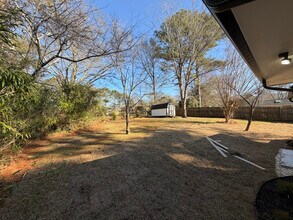 3022 Wilson Rd in Decatur, GA - Foto de edificio - Building Photo