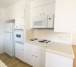 Brockton Apartments in Los Angeles, CA - Building Photo - Building Photo