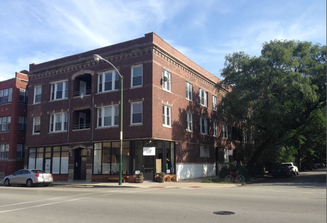 3023 W Diversey Ave in Chicago, IL - Building Photo - Building Photo