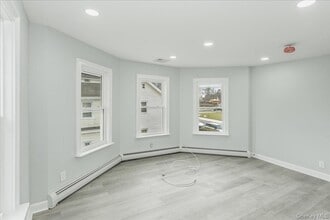 75 Anstice St in Oyster Bay, NY - Building Photo - Building Photo