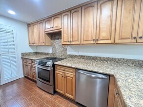 6115 Marina Pacifica Dr S in Long Beach, CA - Building Photo - Building Photo