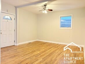 1513 W Erie St, Unit 1 in Chicago, IL - Foto de edificio - Building Photo