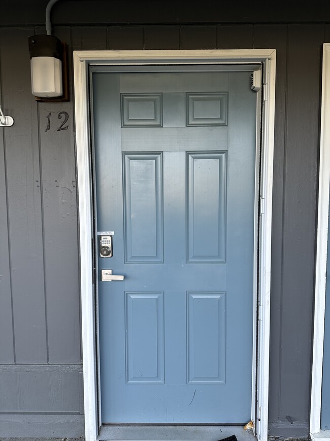 757 Ocean Ct NW in Ocean Shores, WA - Foto de edificio - Building Photo