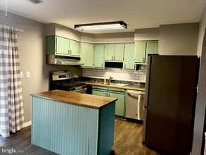 100 Caswell Ave in Glen Burnie, MD - Building Photo - Building Photo