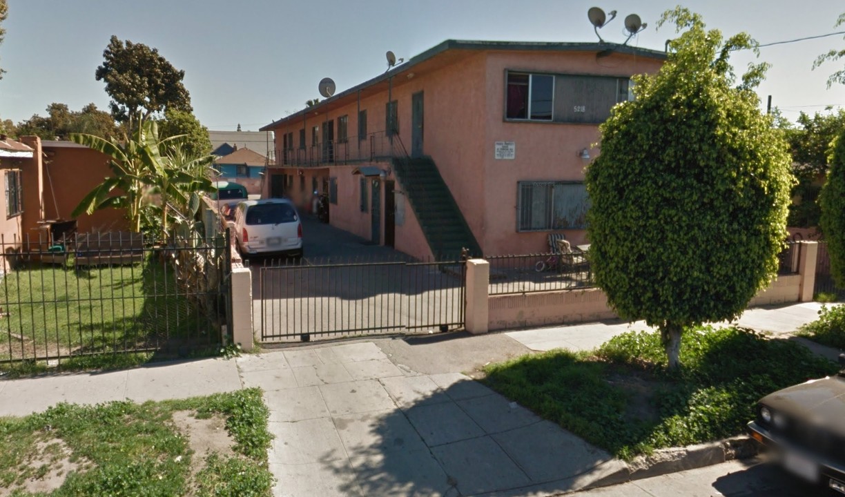 5218 Latham St in Los Angeles, CA - Building Photo