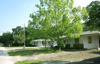1117 S Maplenut Way in Inverness, FL - Building Photo