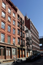 250 Front St in New York, NY - Building Photo - Building Photo