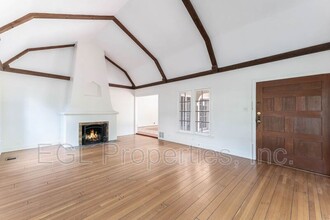 1612 N Genesee Ave in Los Angeles, CA - Building Photo - Building Photo