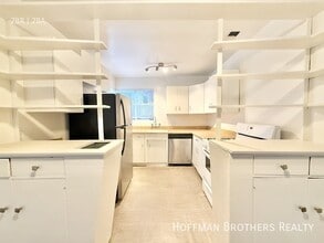 11950 Laurelwood Dr in Los Angeles, CA - Building Photo - Building Photo