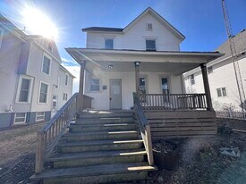 607 E Penn St in Hoopeston, IL - Building Photo