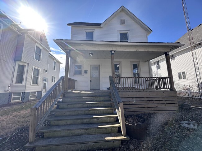 property at 607 E Penn St