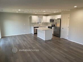 6947 Breeze Dr SE in Lacey, WA - Foto de edificio - Building Photo