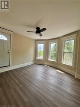 15 Freeman Pl in Hamilton, ON - Building Photo - Building Photo