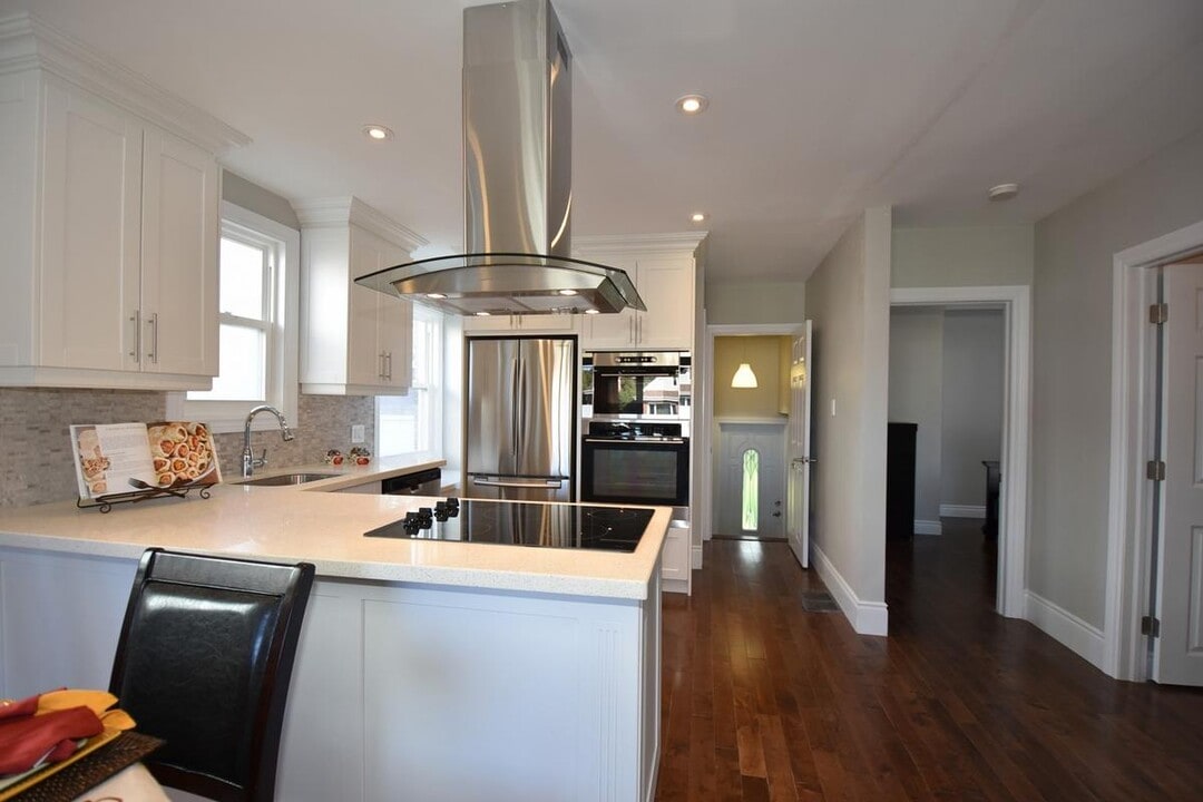 423 Cochrane Rd in Hamilton, ON - Building Photo