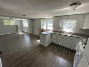 504 S All Hallows St in Wichita, KS - Building Photo - Building Photo