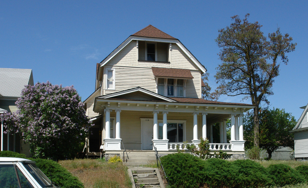 1116-1120 W Sharp Ave in Spokane, WA - Foto de edificio