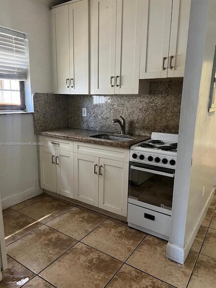 1043 NW 2nd St, Unit 6 in Miami, FL - Building Photo - Building Photo