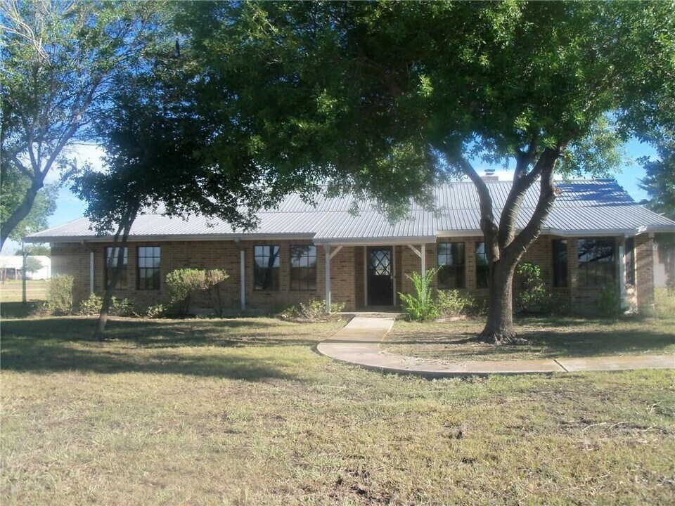 9506 Schmidt Ln in Manor, TX - Building Photo